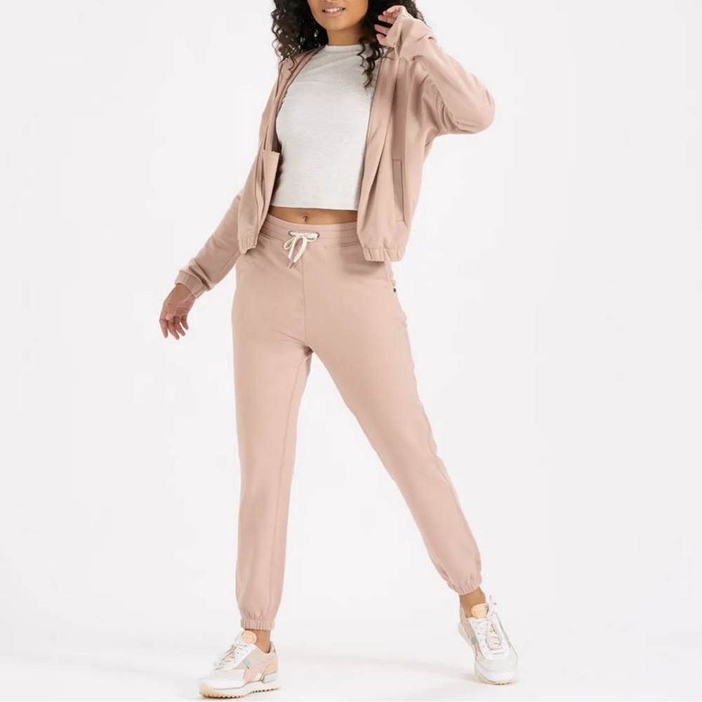 Vuori women's blush pink jogger track pants